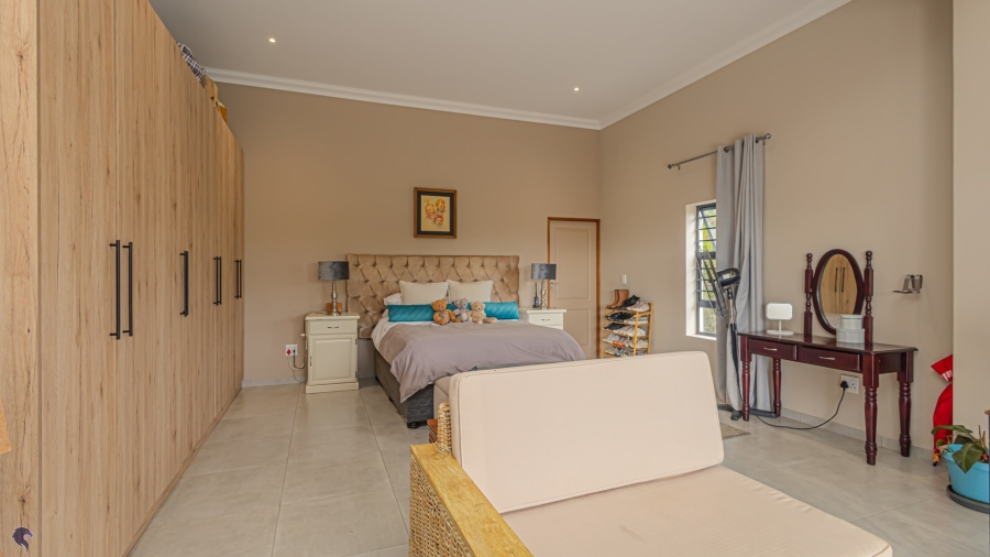 9 Bedroom Property for Sale in Long Acres Country Estate Western Cape